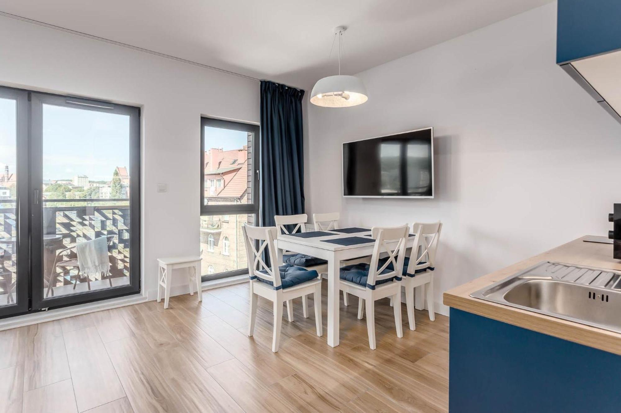Dwie Motlawy Luxury Apartments With Stunning View In Gdansk Old Town By Noclegi Renters — Photos 3